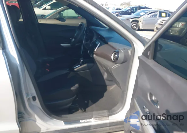 3N1CP5CV6LL573962: 41783534