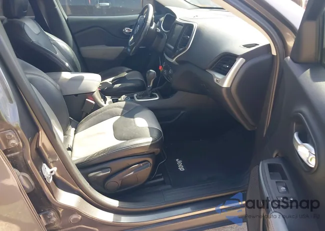 1C4PJLDS6EW283338: 41786660