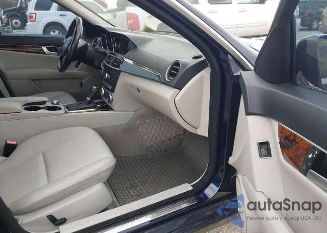 WDDGF4HB4CA610062: 41788952