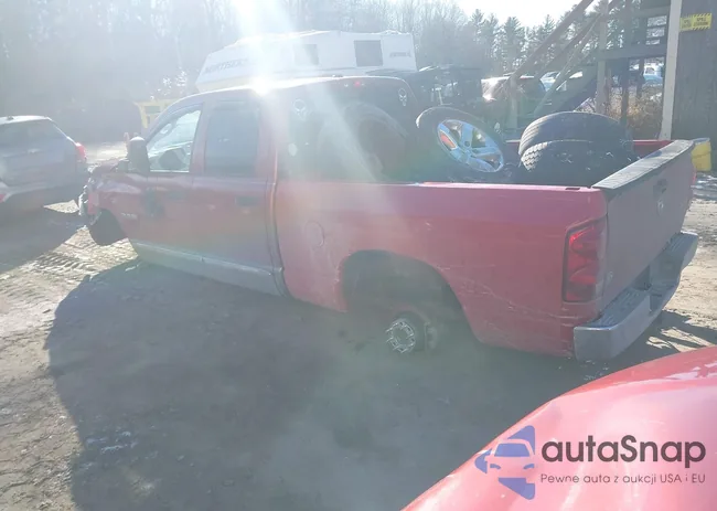 1D3HU18248J168580: 41789813