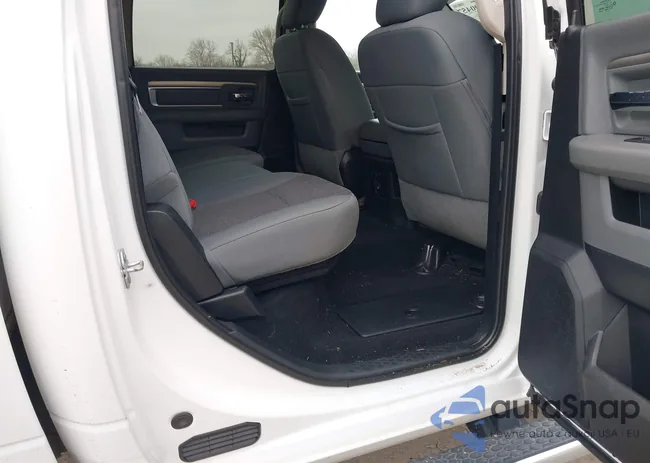 3C6UR5DJ4GG281854: 41790457