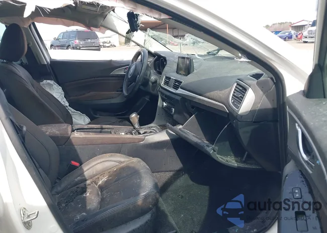 3MZBN1V30JM237117: 41790795