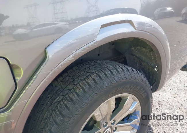 1N6AA1E57JN551457: 41790327