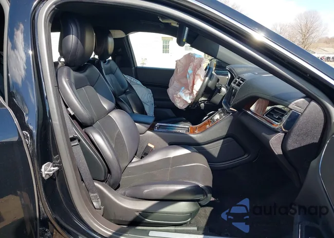 1LN6L9HK4J5610494: 41791810