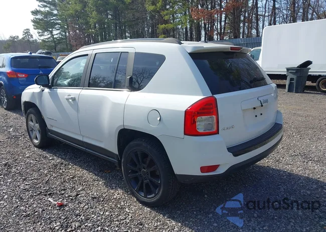 1C4NJDEB6CD686157: 41791215