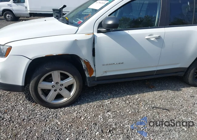 1C4NJDEB6CD686157: 41791215