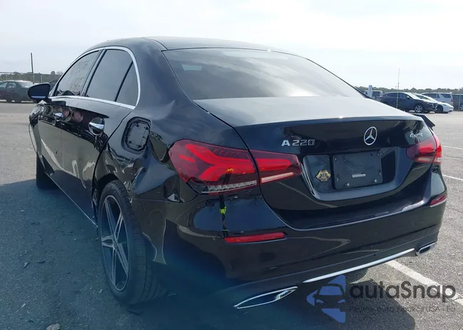 W1K3G4FB1NJ361754: 41795258