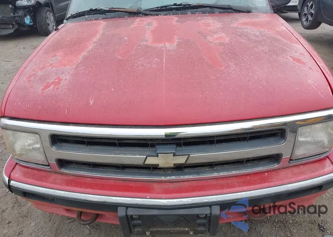 1GNDT13W4VK128582: 41796941