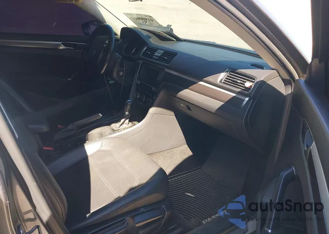 1VWAA7A39JC007643: 41800027