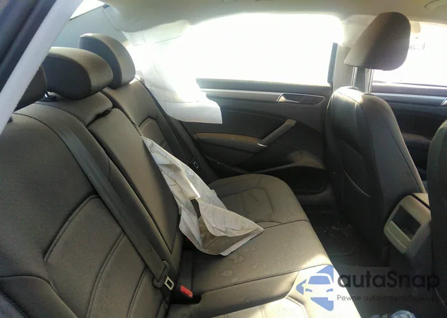 1VWAA7A30JC019194: 41803743