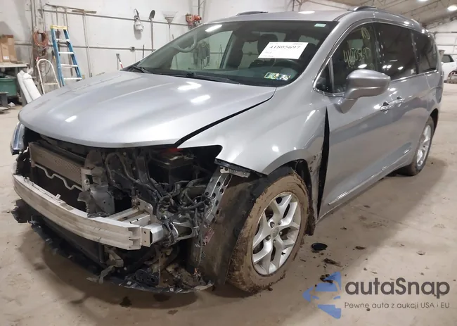 2C4RC1BG7HR831320: 41805697