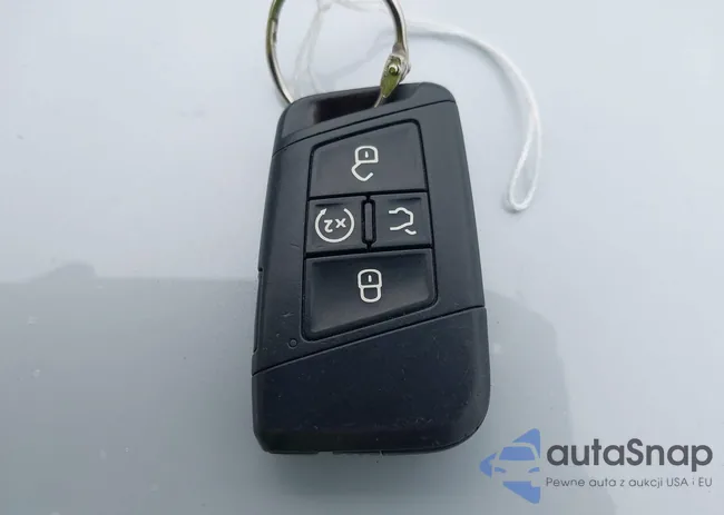 3VV2B7AX1JM009541: 41807279