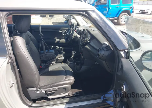 WMWXP5C55K2H29830: 41808669