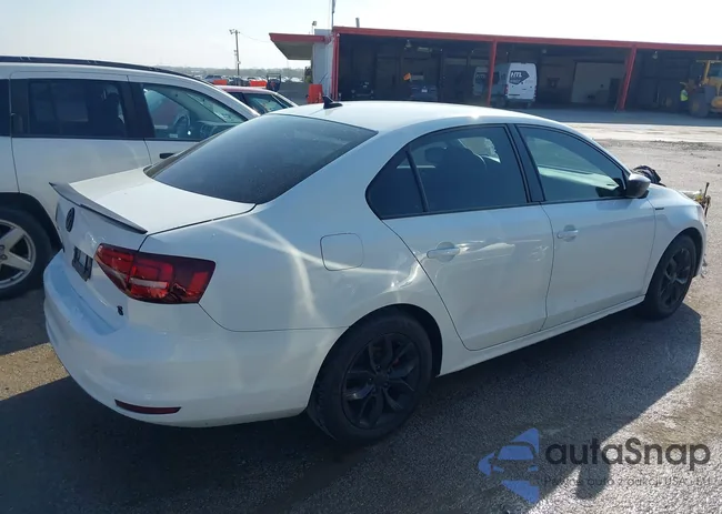 3VW267AJ0GM343516: 41808886