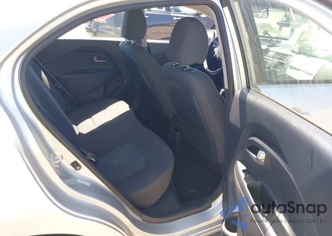 KNADM5A36E6419998: 41811030