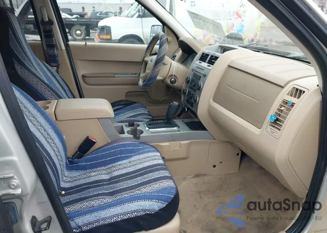 1FMCU03118KB00402: 41812502