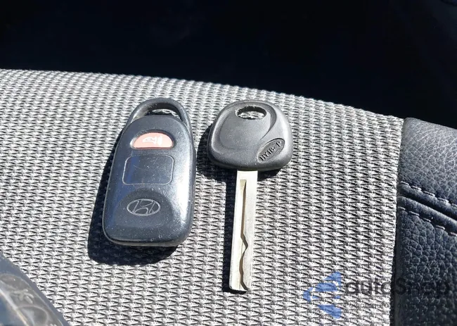 KMHTC6ADXGU258985: 41812743