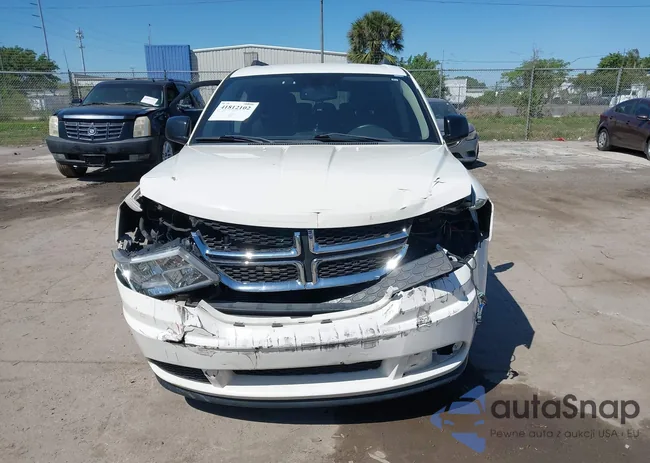 3C4PDCAB4GT102743: 41812102