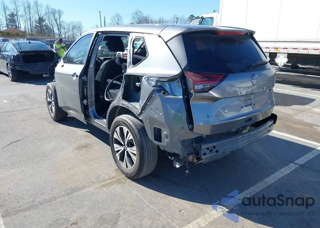 JN8BT3BA7PW435732: 41815748