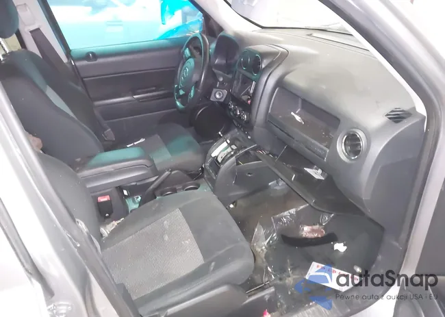 1C4NJRFBXGD647184: 41815894