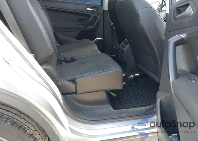 3VV3B7AX2MM013607: 41817761