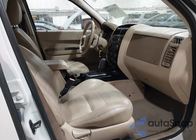 1FMCU941X8KA51834: 41820010