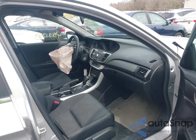 1HGCR2F39EA118079: 41821343