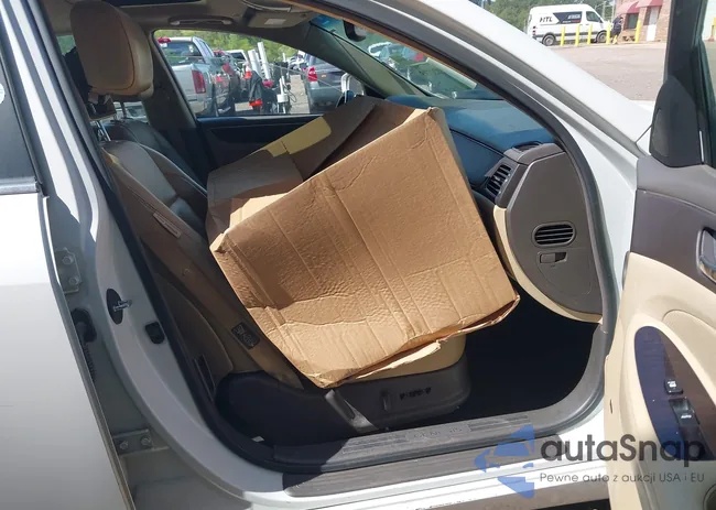 KMHGC4DE9AU087695: 41822715