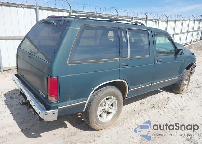 1GNCS13W3R0180933: 41823501