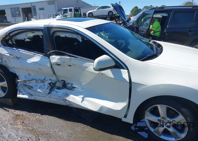 JH4CU2F61BC013963: 41823209