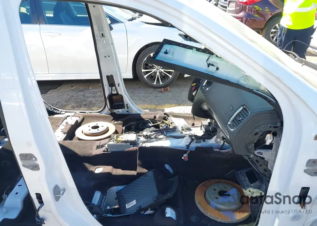 1C4SDJGJ8KC536911: 41824848