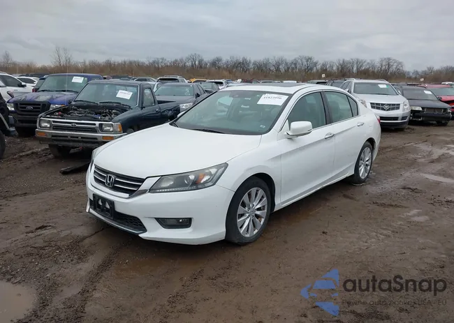 1HGCR2F86FA210585: 41823996