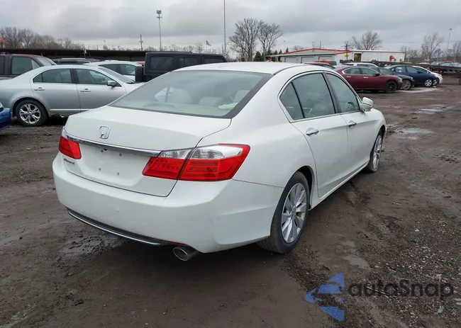 1HGCR2F86FA210585: 41823996