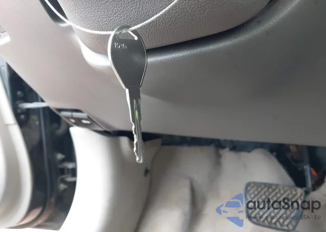 1HGCR3F87FA006609: 41826310