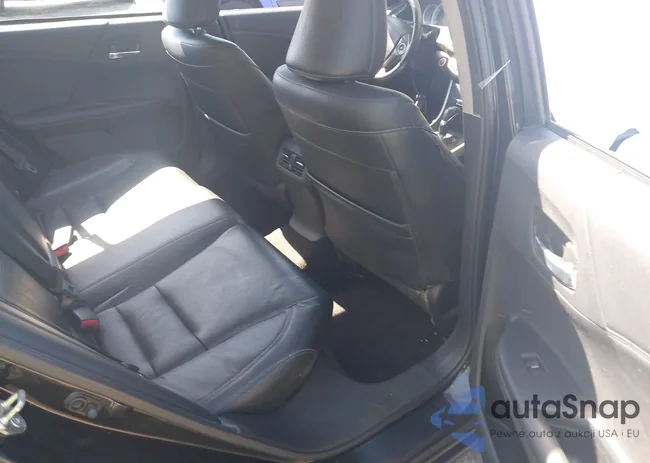 1HGCR3F87FA006609: 41826310