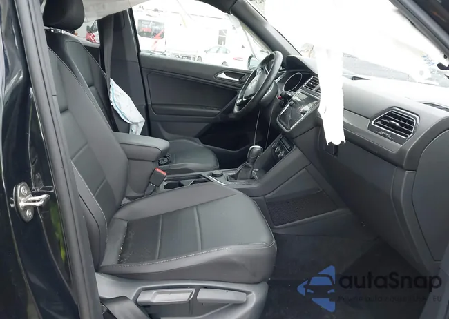 3VV2B7AX8MM045666: 41826423