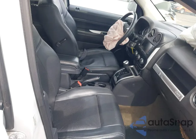 1C4NJCEA2GD763176: 41826743