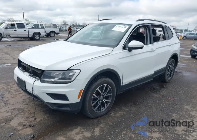 3VV3B7AX3LM107381: 41827031