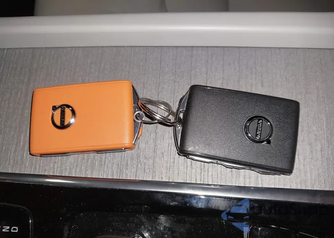 YV4M12RCXS1032908: 41831081