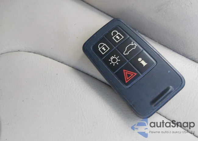 YV4902RC5F2579433: 41831933