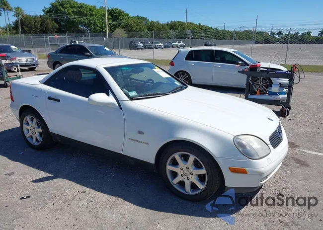 WDBKK47F1WF012344: 41833418