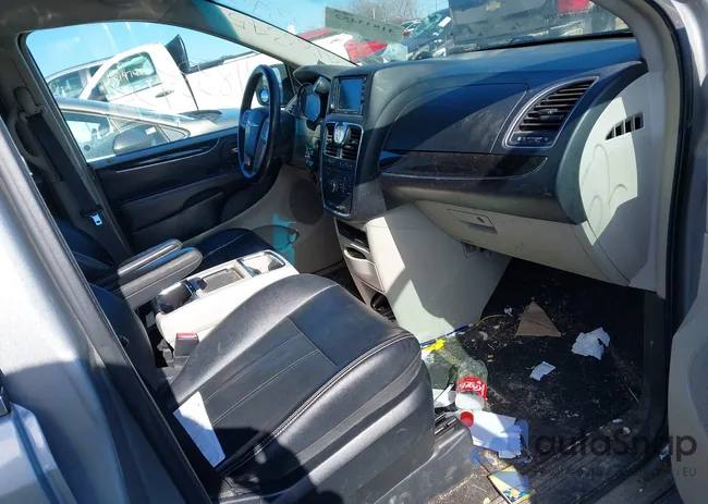 2C4RC1BG4ER343003: 41833452