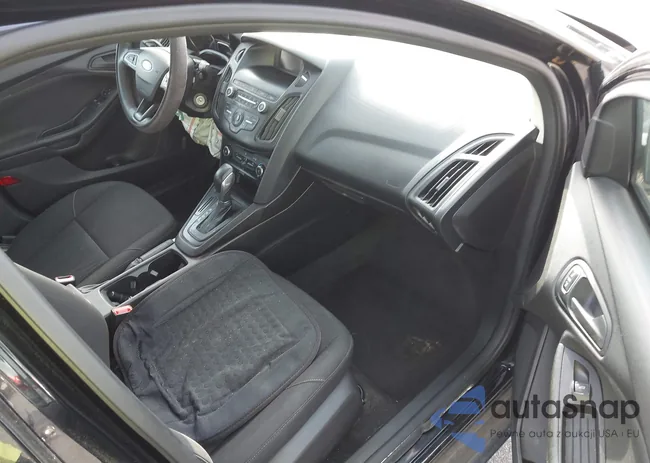 1FADP3E21JL269672: 41833738