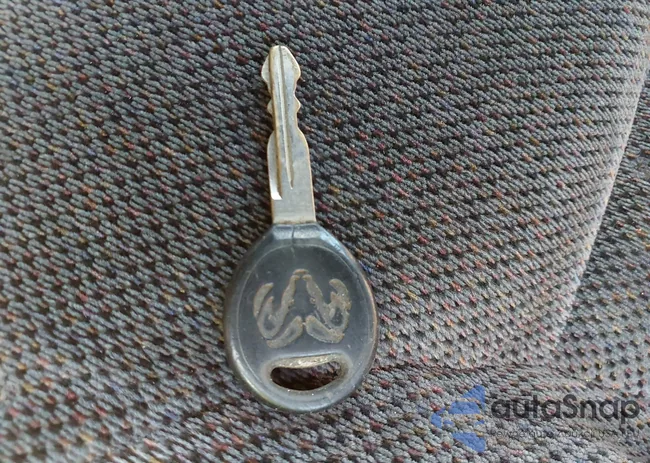 1B4HS28N11F619257: 41834255