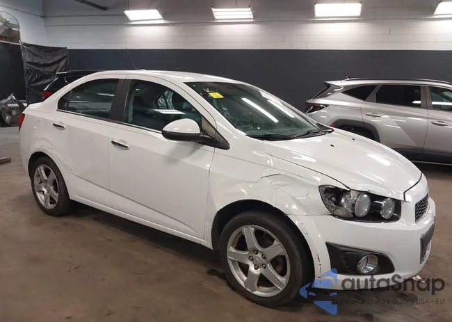 1G1JE5SBXF4204879: 41835717