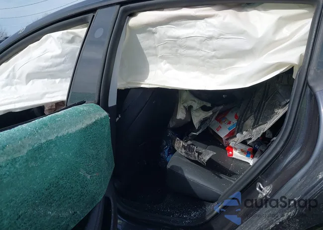 5YJ3E1EA6RF773141: 41836472