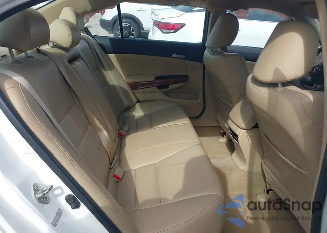 1HGCP2F83CA040848: 41836785