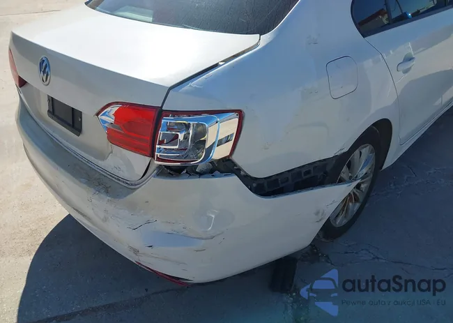 3VW2K7AJ9DM301028: 41839078