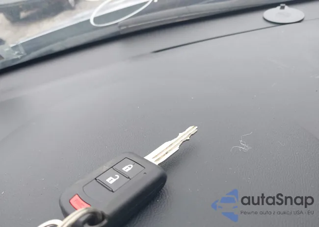 JA4AR3AU0HZ001275: 41842791