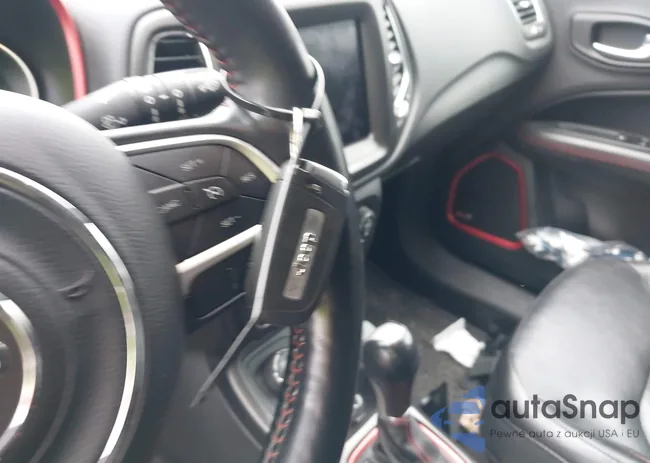 3C4NJDDB9JT366582: 41842792